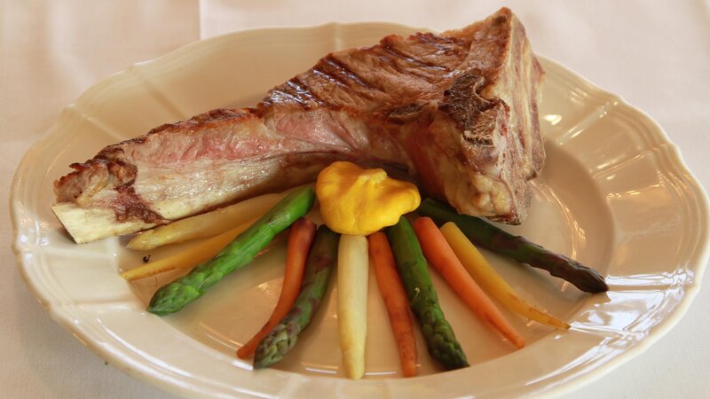 Steak entree with vegetables